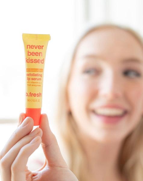 never been kissed peelingujące serum do ust